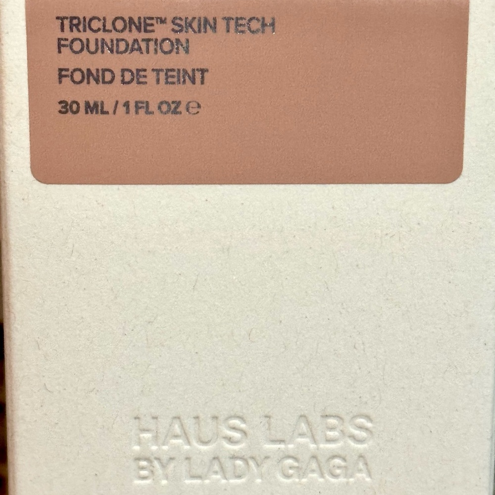 Haus Lans Light Medium Warm Foundation